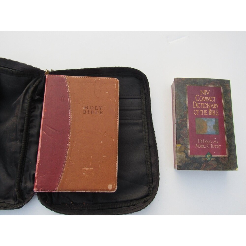Holy Bible NIV 2001 & NIV Compact Dictionary of the Bible J.D. Douglas 1989